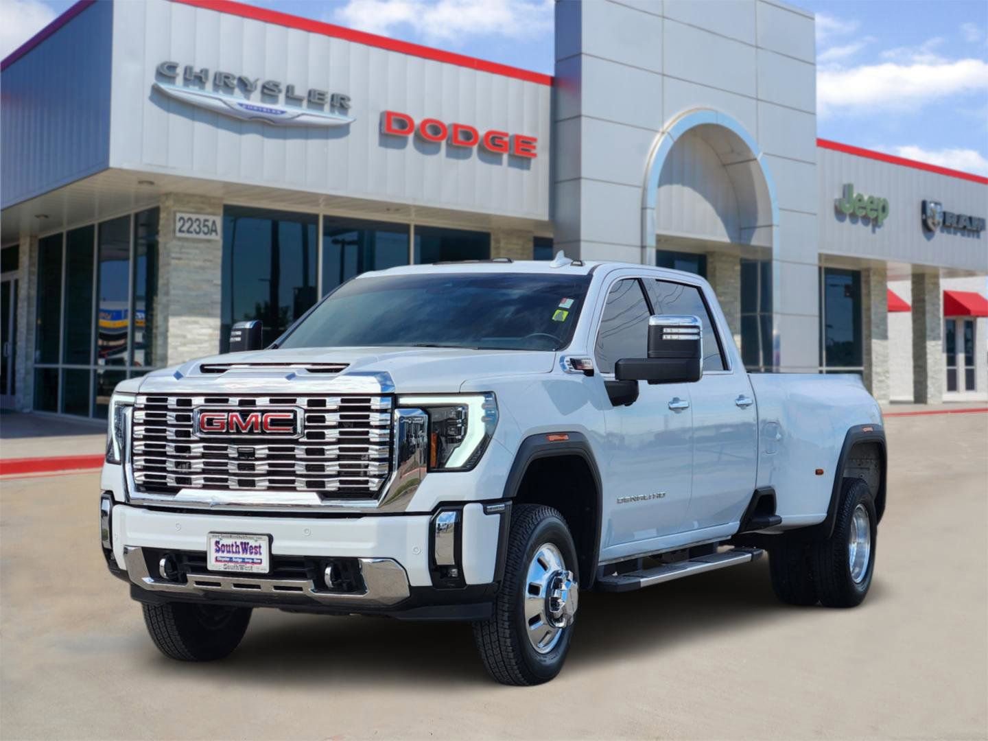 Used 2024 GMC Sierra 3500 Denali w/ Denali Reserve Package image 2