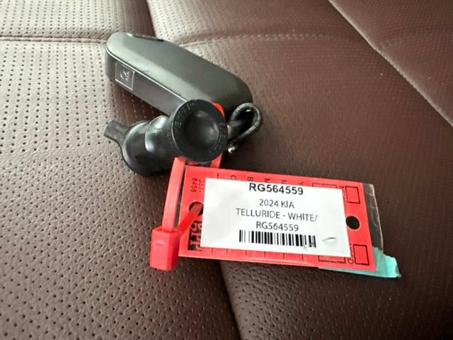 Certified 2024 Kia Telluride SX w/ Towing Package AWD/4WD image 31