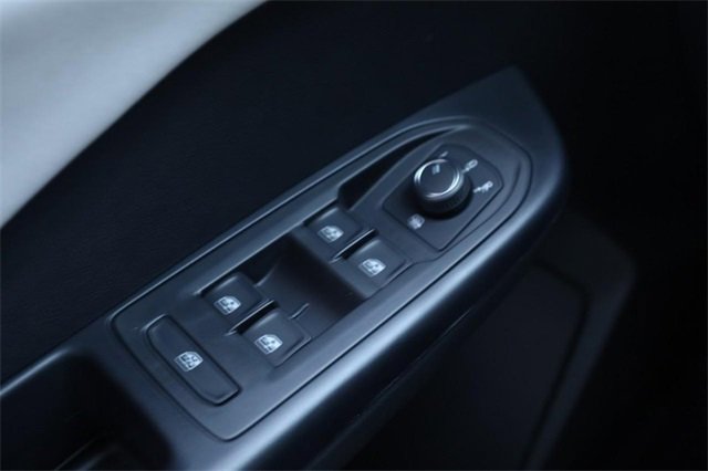 New 2025 Volkswagen Taos SE image 19