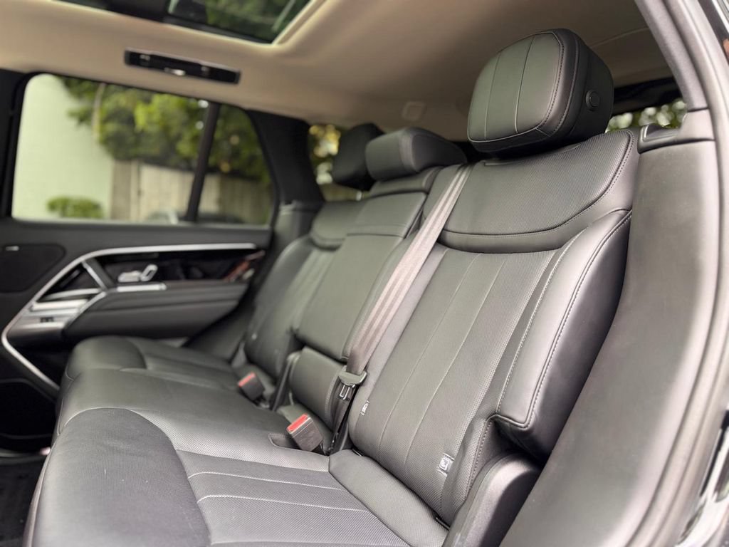 Used 2023 Land Rover Range Rover SE AWD/4WD image 25