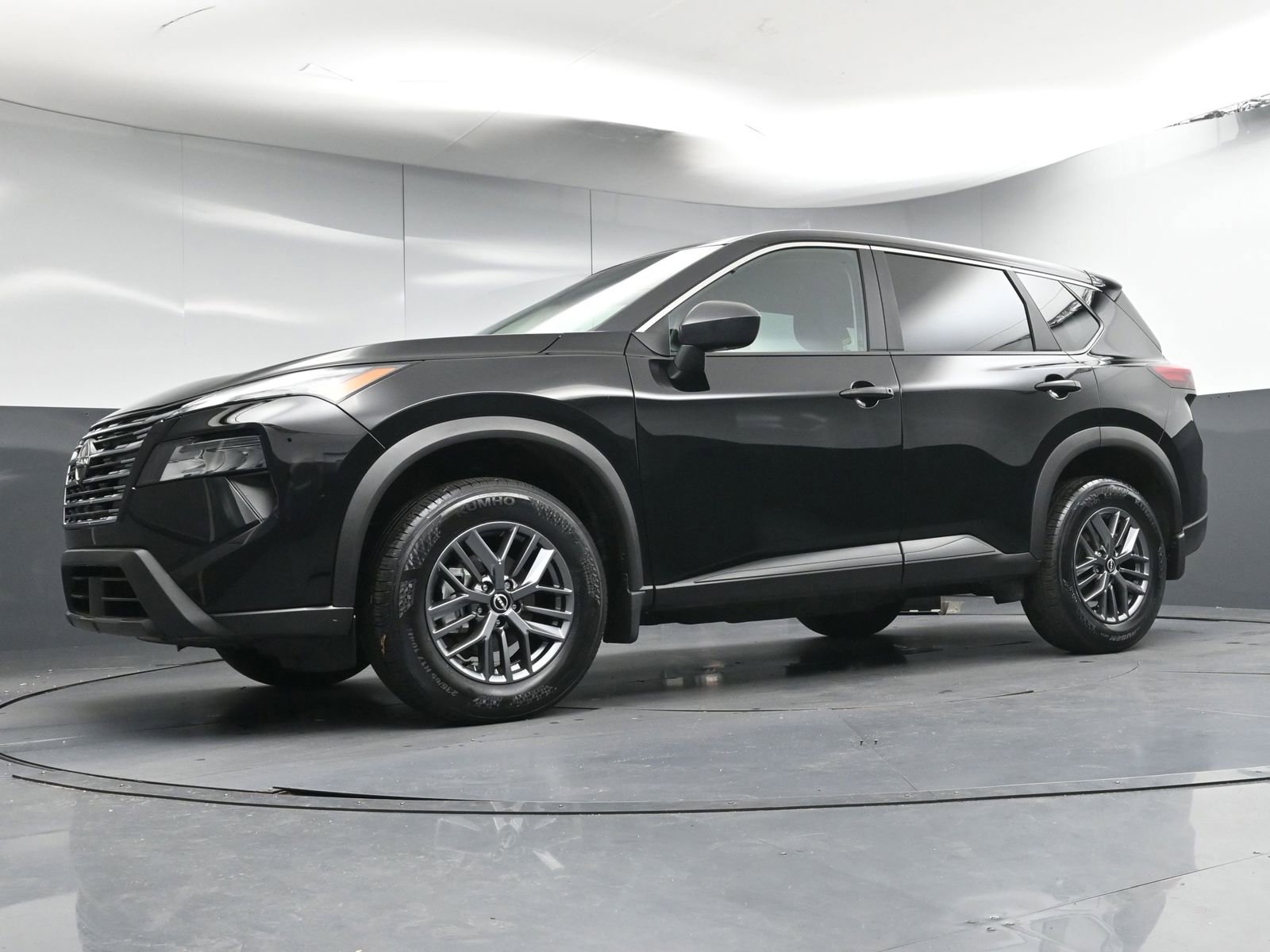 Used 2025 Nissan Rogue S image 20