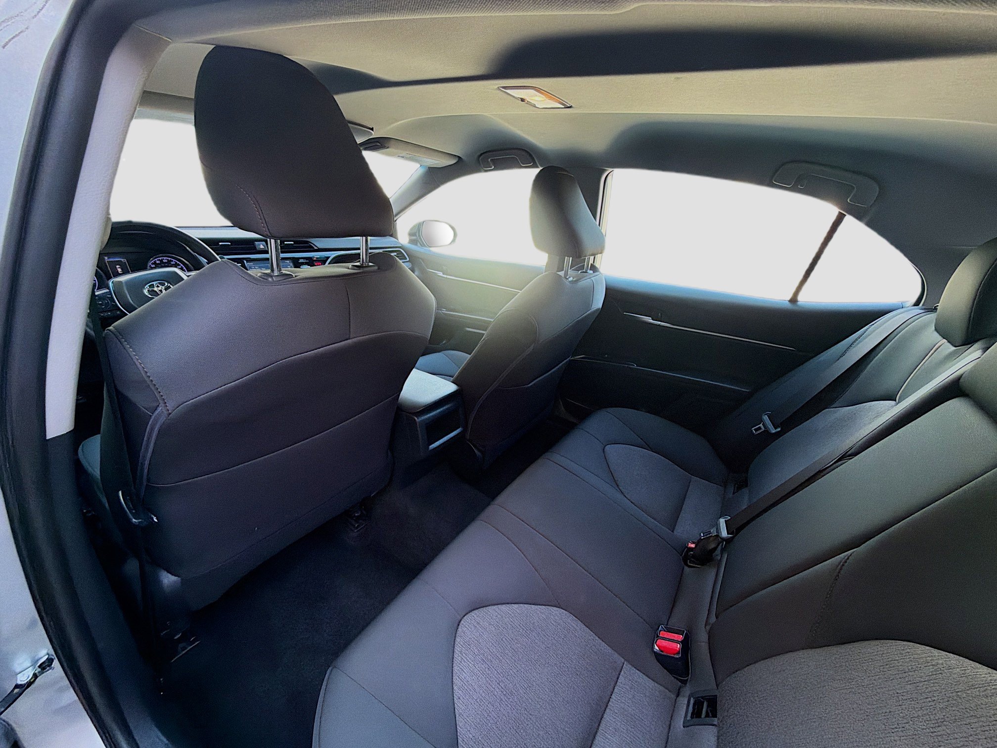 Used 2020 Toyota Camry LE FWD image 21