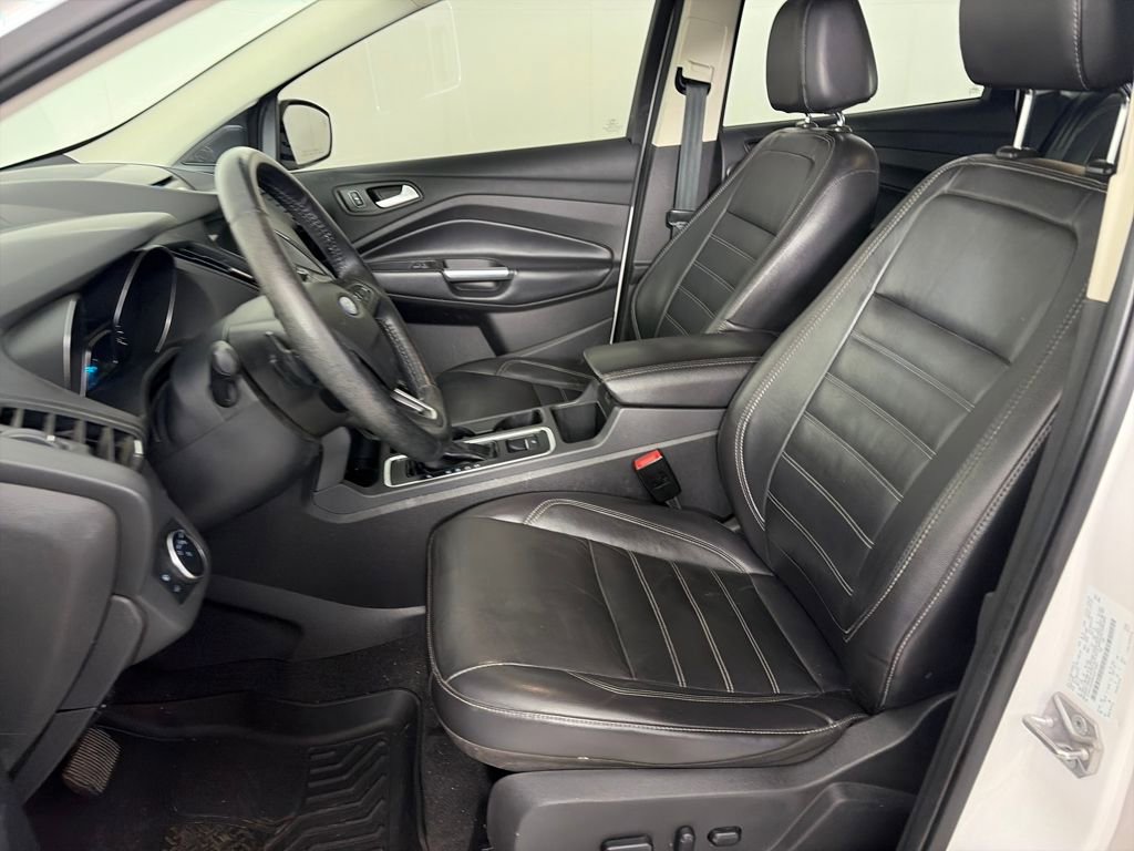 Used 2017 Ford Escape SE w/ SE Leather Comfort Package image 10