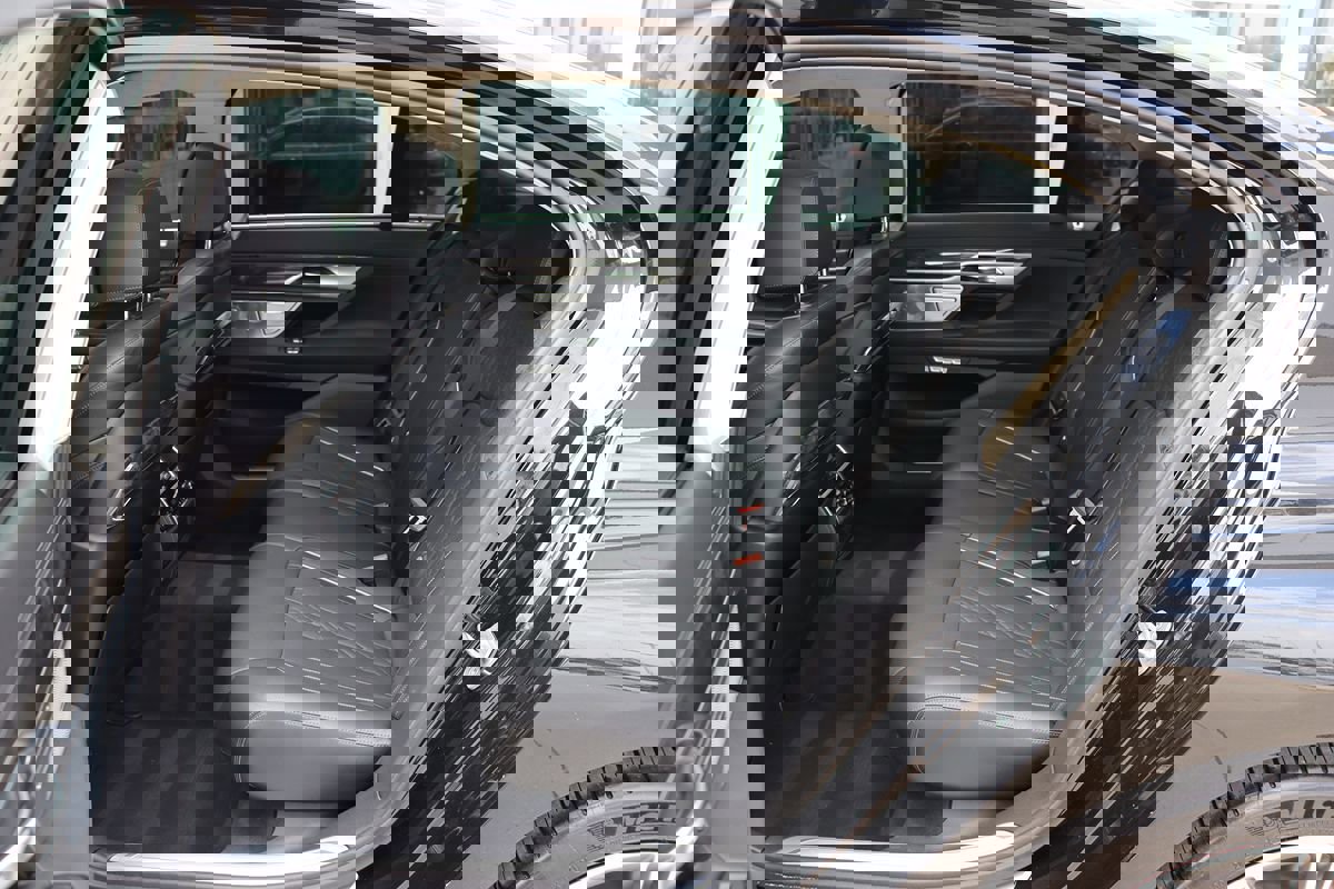 Used 2018 BMW 750i 750i image 38