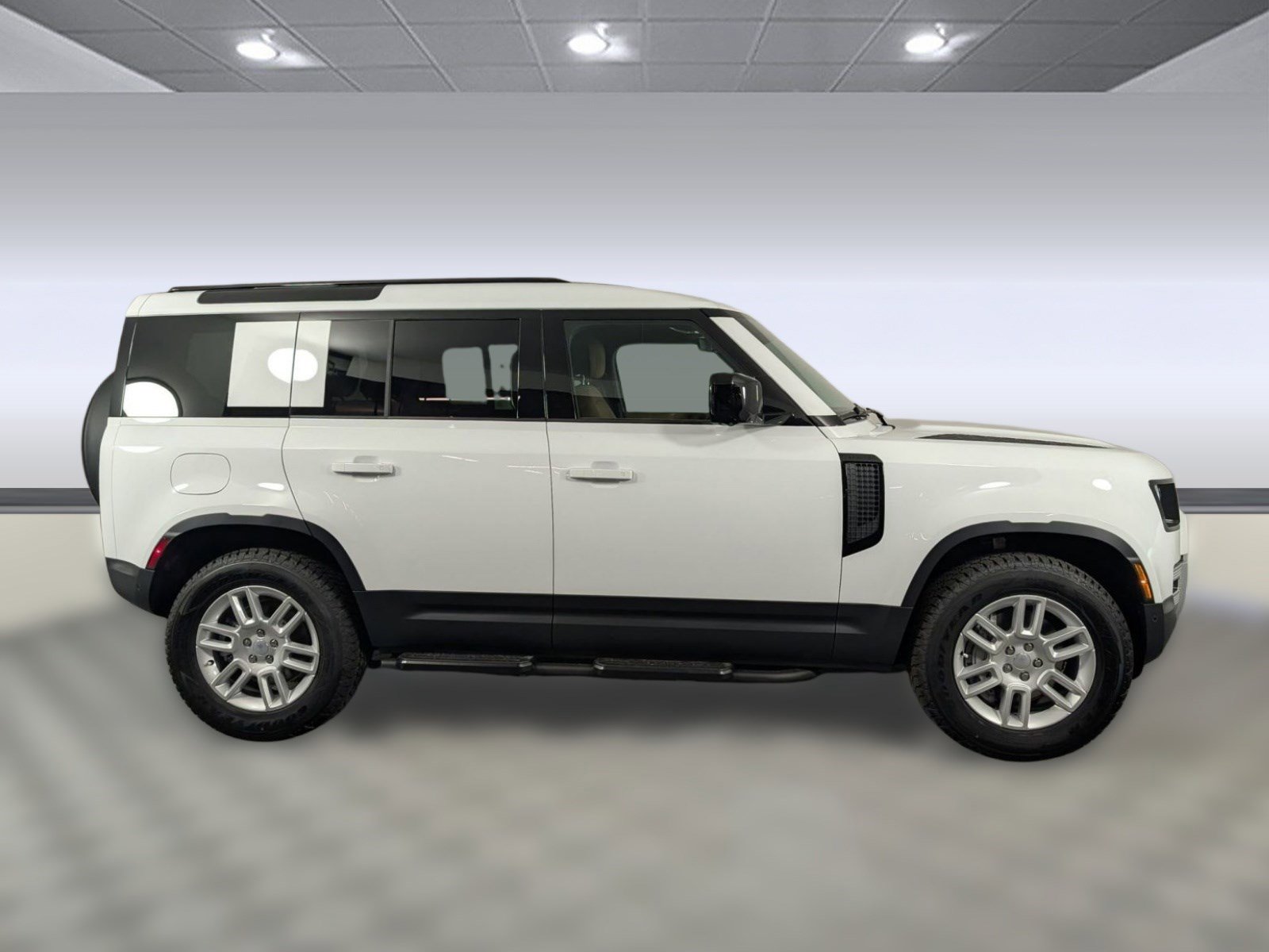 Used 2025 Land Rover Defender 110 S image 7