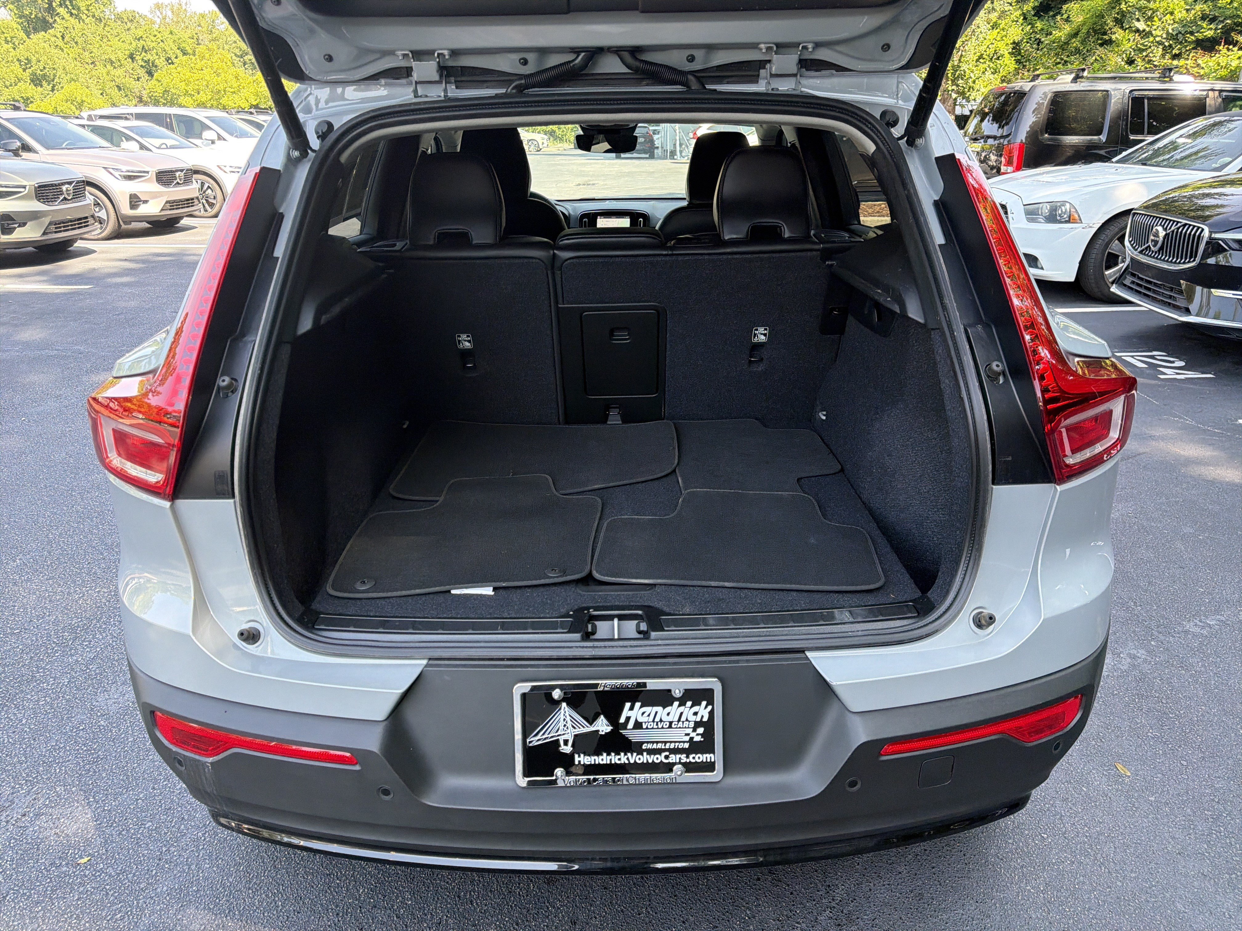 Certified 2026 Volvo XC40 B4 Core FWD image 33