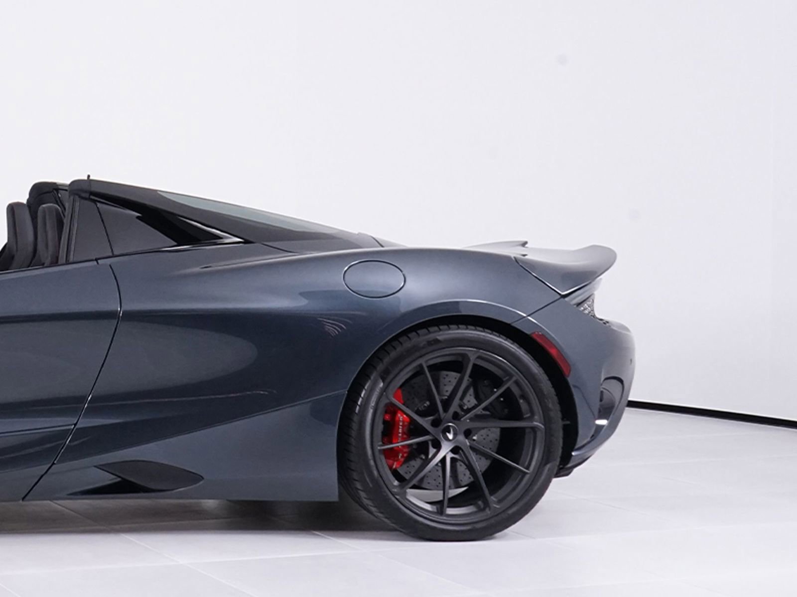Used 2024 McLaren 750S Spider image 16