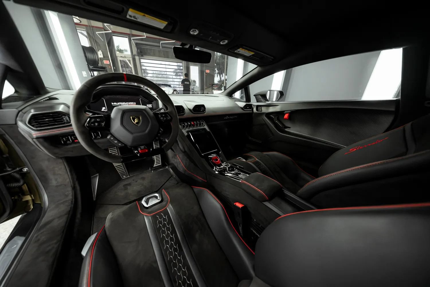 Used 2024 Lamborghini Huracan Sterrato AWD/4WD image 24