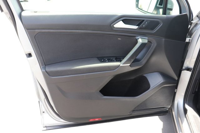 Used 2020 Volkswagen Tiguan S FWD image 9