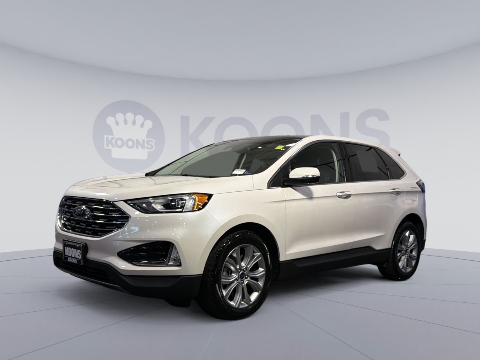 Used 2019 Ford Edge Titanium w/ Class II Trailer Tow Package AWD/4WD image 1