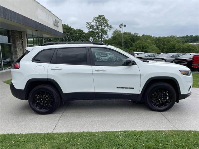 Used 2023 Jeep Cherokee Altitude Lux image 6