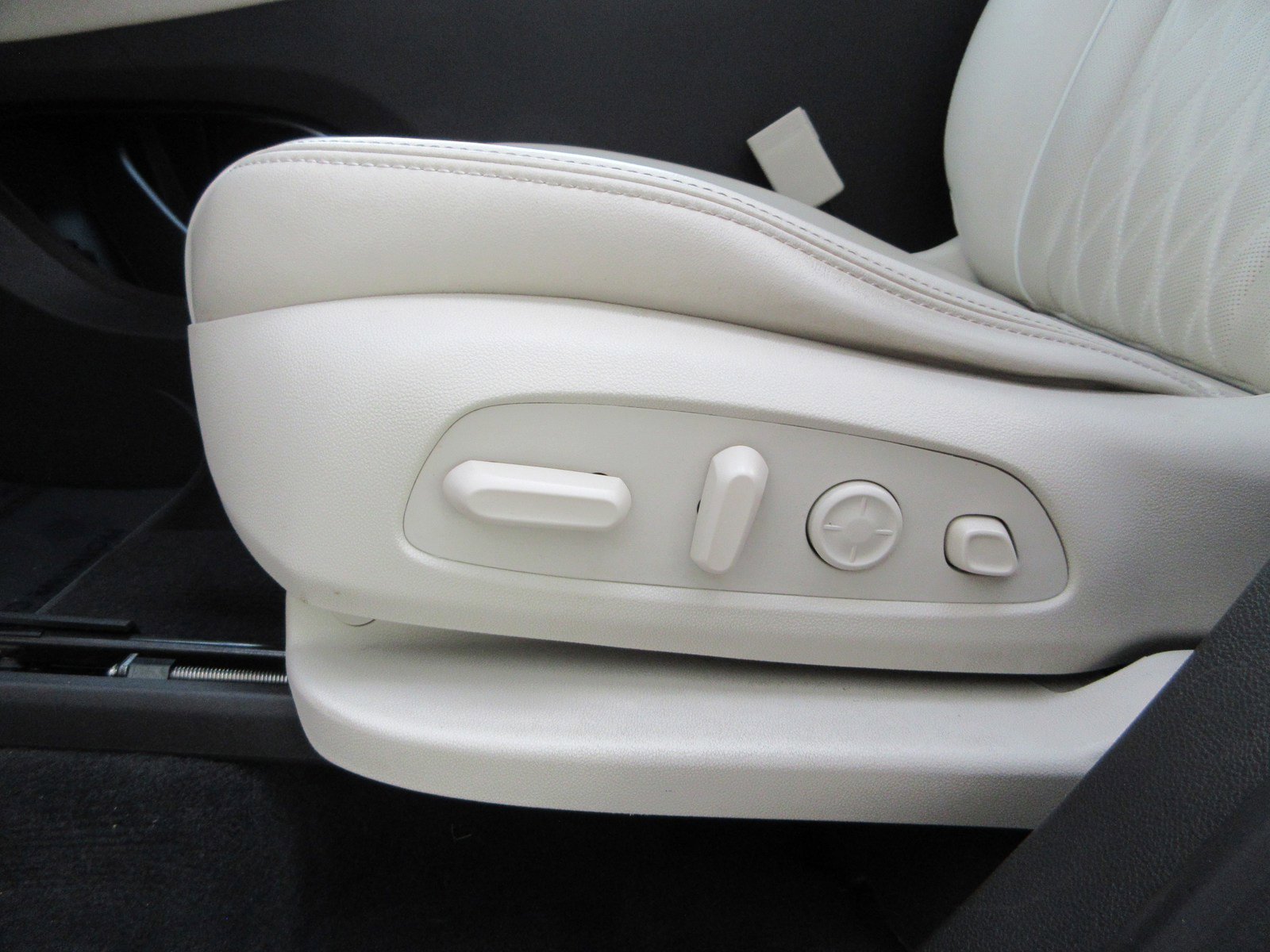 Used 2023 Buick Enclave Avenir w/ Trailering Package, 5000 lbs. image 38