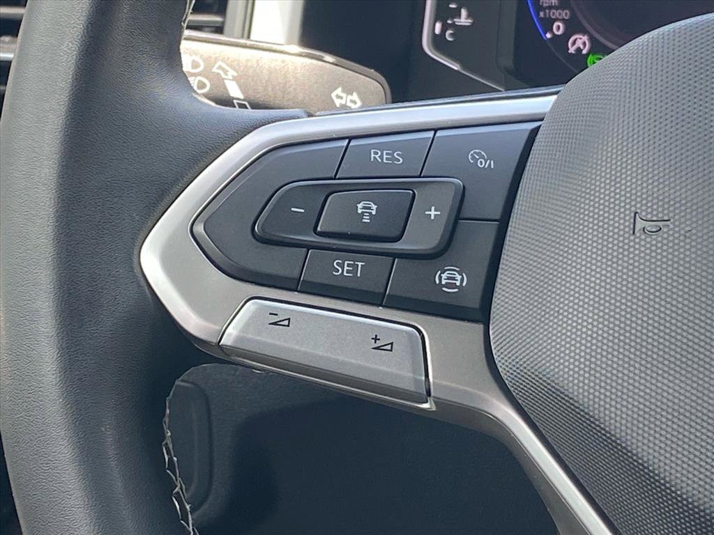 Certified 2023 Volkswagen Atlas Cross Sport SE w/ Panoramic Sunroof Package AWD/4WD image 6