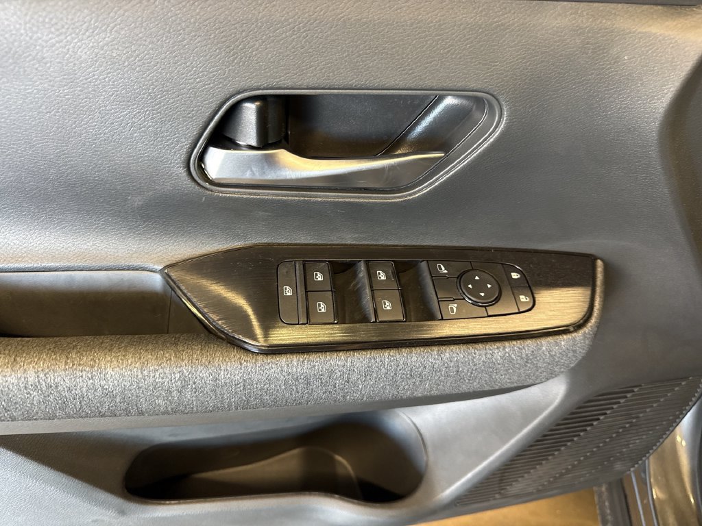 New 2026 Nissan Kicks SV w/ Cold Weather Package FWD image 15