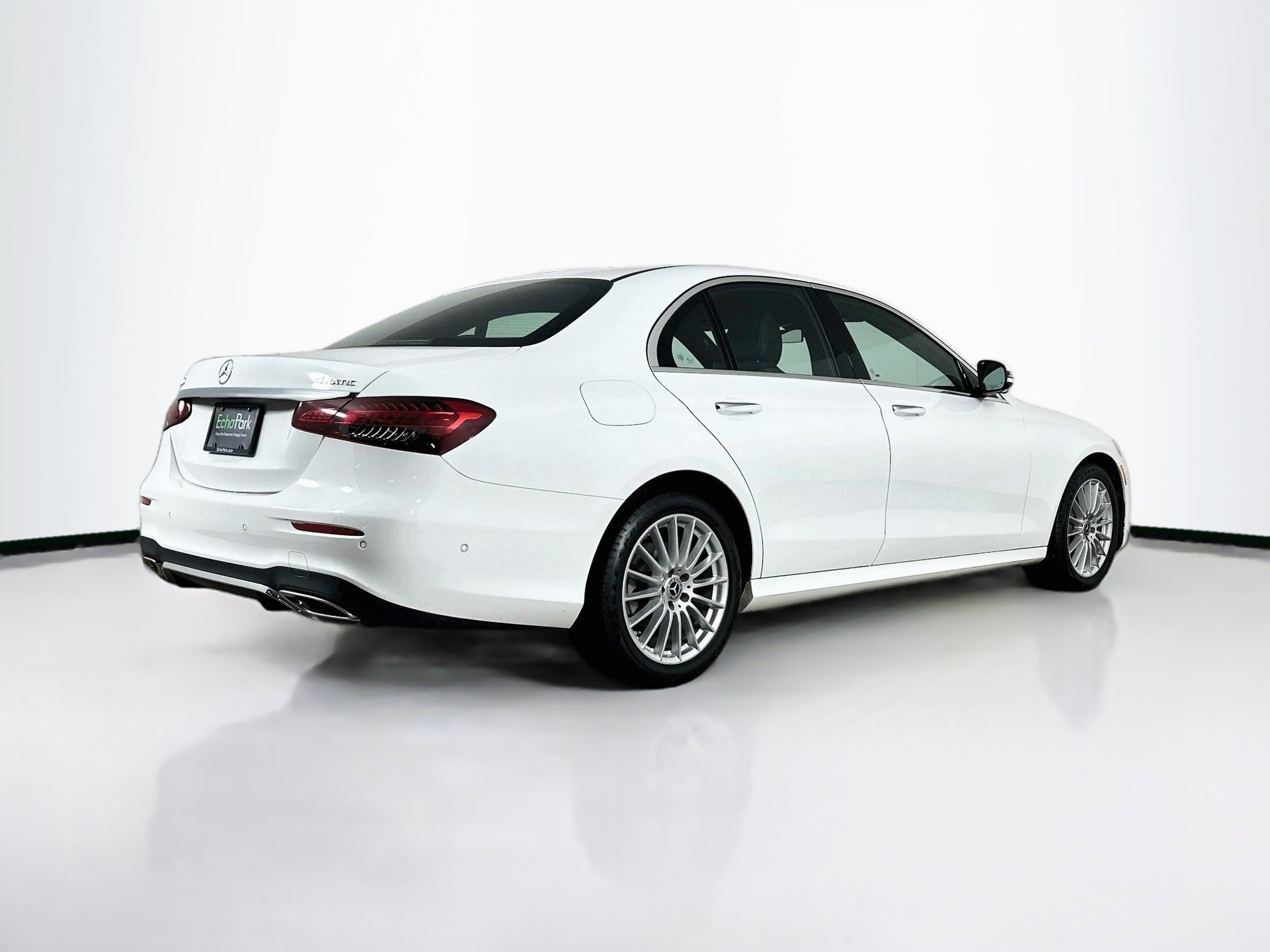 Used 2023 Mercedes-Benz E 350 4MATIC Sedan image 9