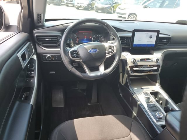 Used 2021 Ford Explorer XLT AWD/4WD image 12