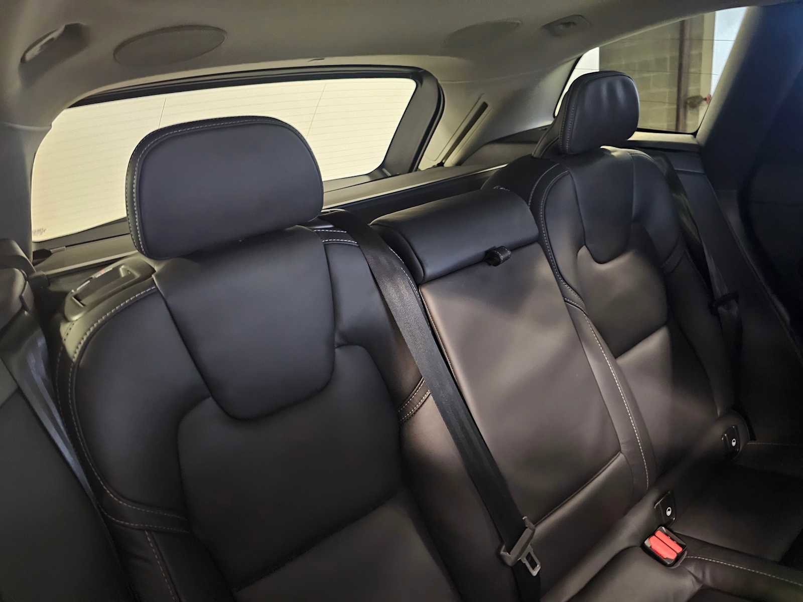 Used 2024 Volvo XC60 B5 Ultimate w/ Protection Package Premier image 36