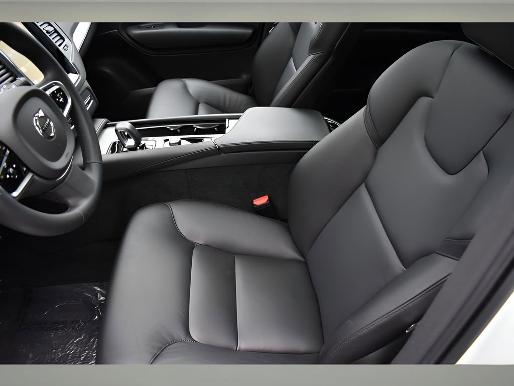 Used 2023 Volvo XC90 B5 Core w/ Protection Package Premier image 11