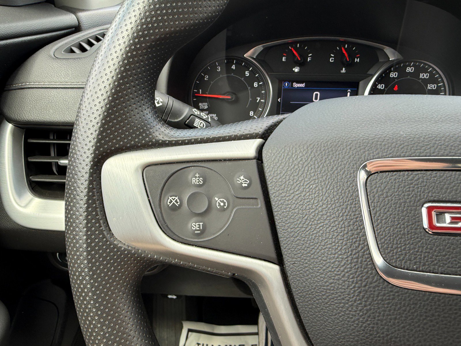 Used 2024 GMC Terrain SLE image 24