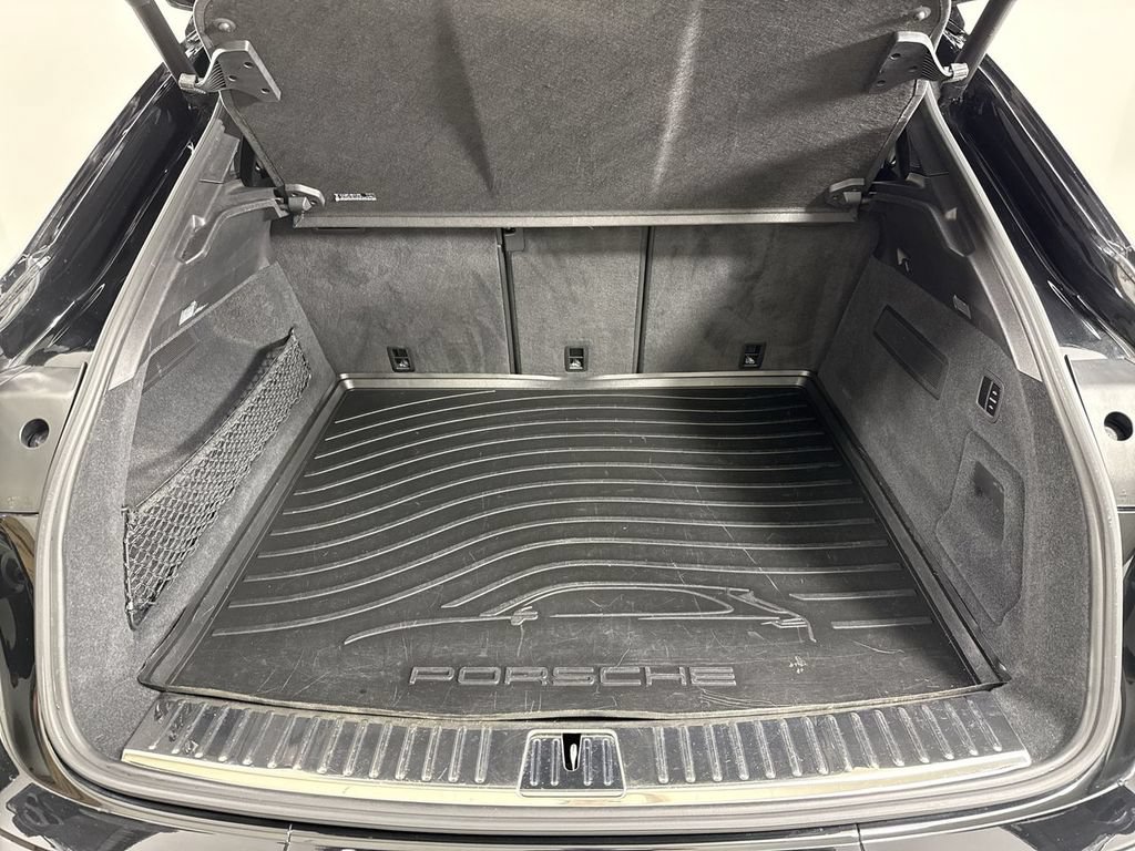 Certified 2023 Porsche Cayenne Turbo AWD/4WD image 20