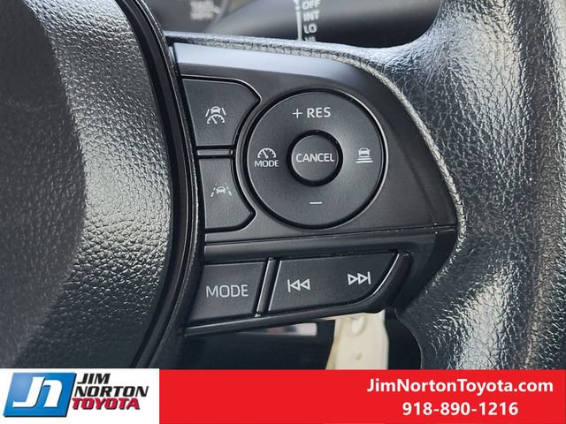 Used 2025 Toyota Corolla LE FWD image 28
