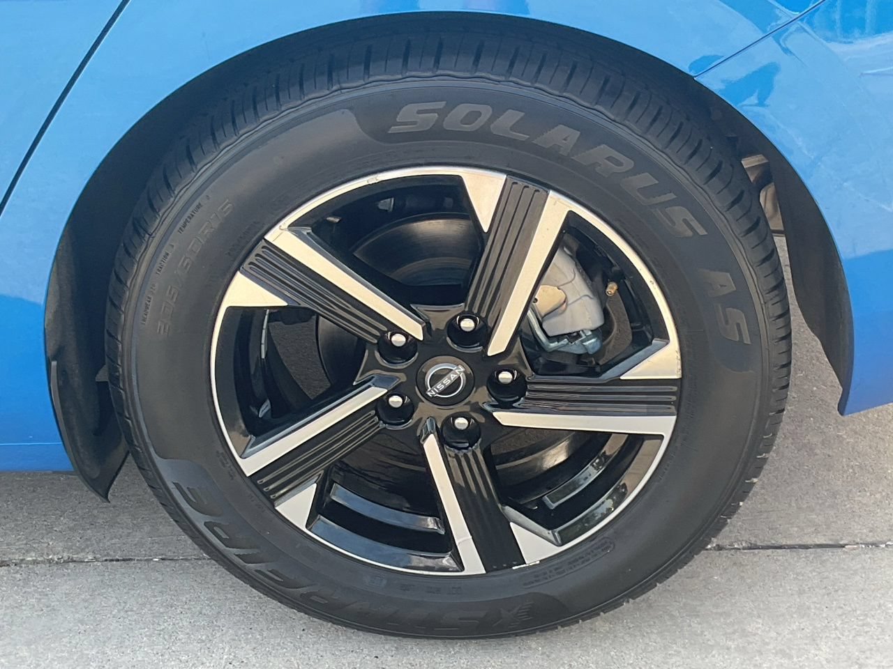 Used 2025 Nissan Sentra SV FWD image 4