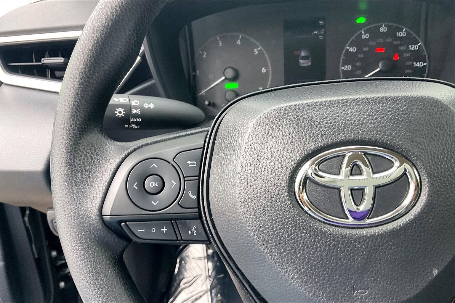 Used 2024 Toyota Corolla LE FWD image 23