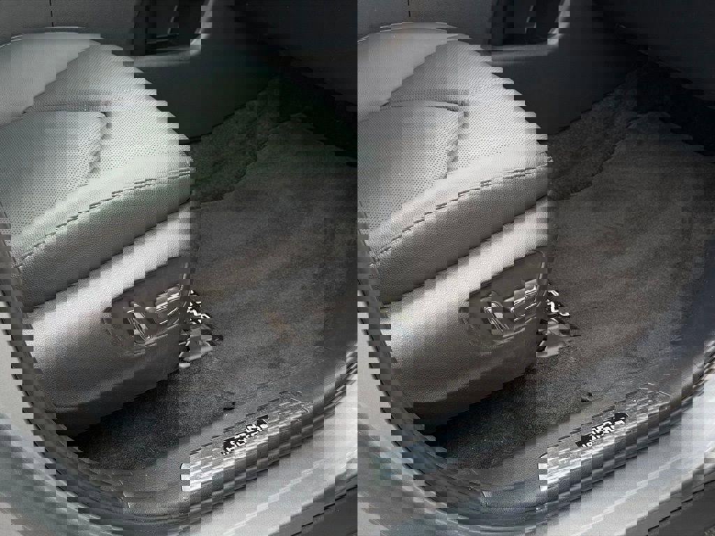 Used 2025 Toyota Grand Highlander Limited image 23