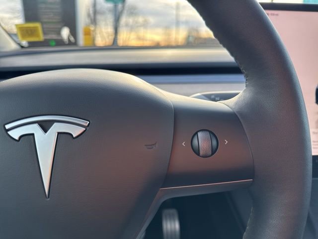 Used 2023 Tesla Model Y Long Range image 21