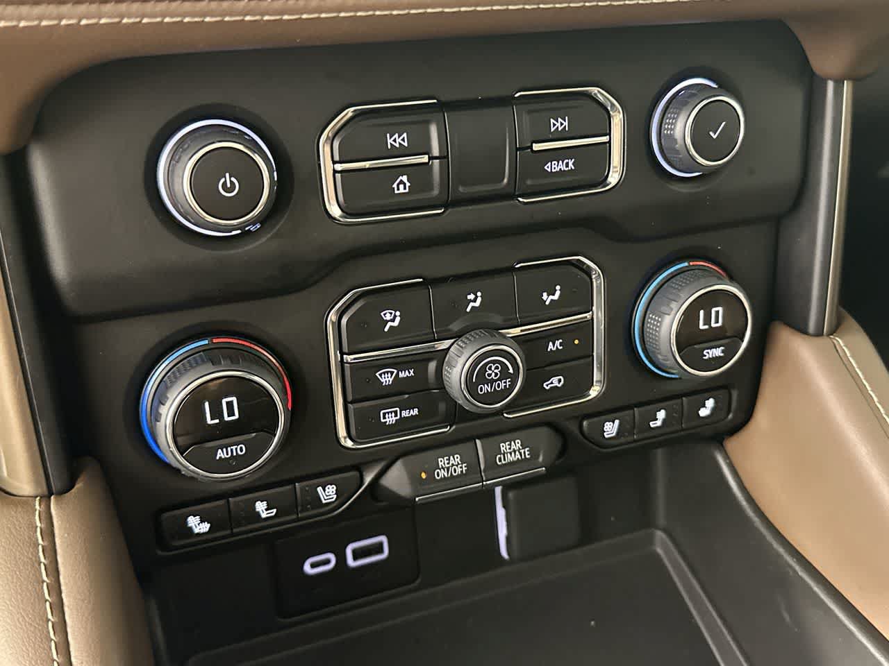 Used 2023 Chevrolet Tahoe High Country AWD/4WD image 18