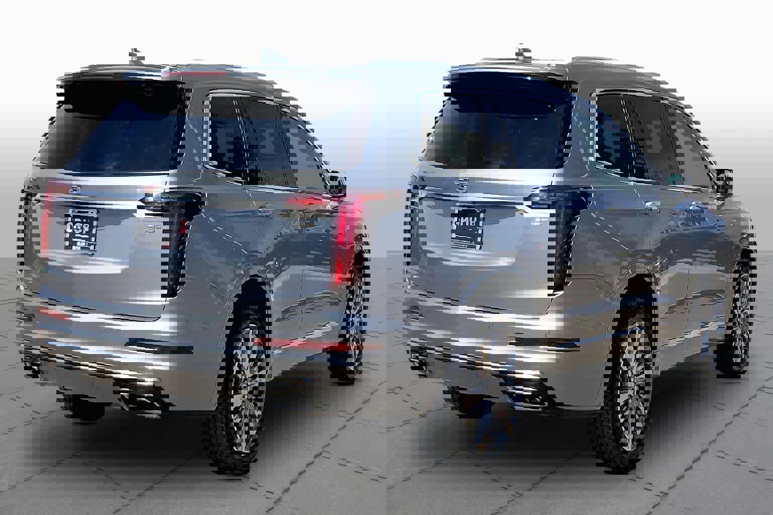 Used 2025 Cadillac XT6 Premium Luxury AWD/4WD image 13