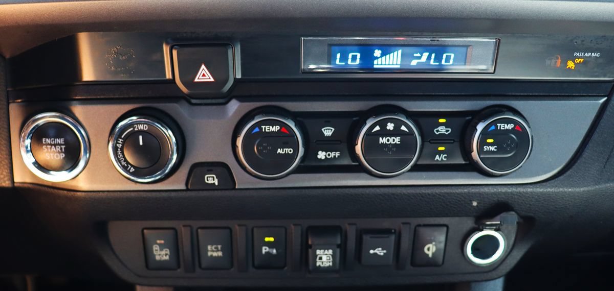 Used 2021 Toyota Tacoma TRD Off-Road w/ Technology Package AWD/4WD image 46
