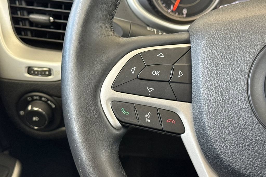 Used 2016 Jeep Cherokee Overland image 27