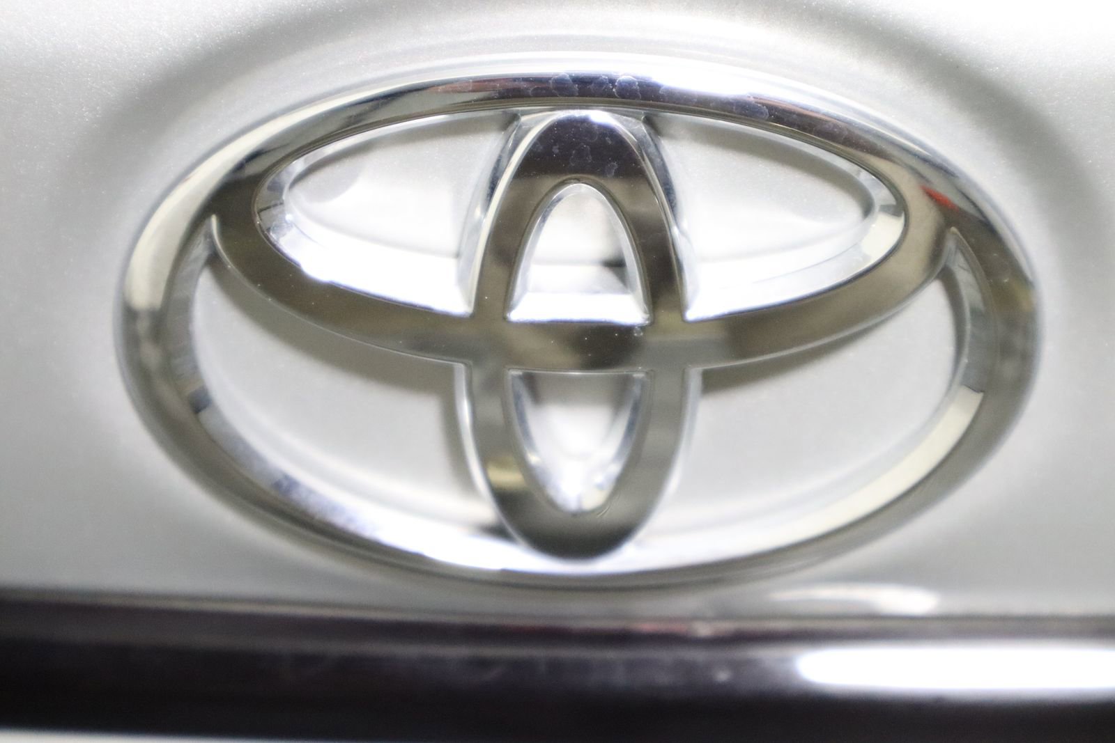 Used 2025 Toyota Corolla LE image 9