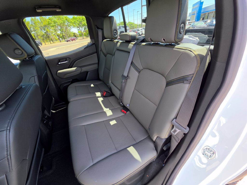 New 2026 Chevrolet Colorado ZR2 w/ Technology Package AWD/4WD image 13