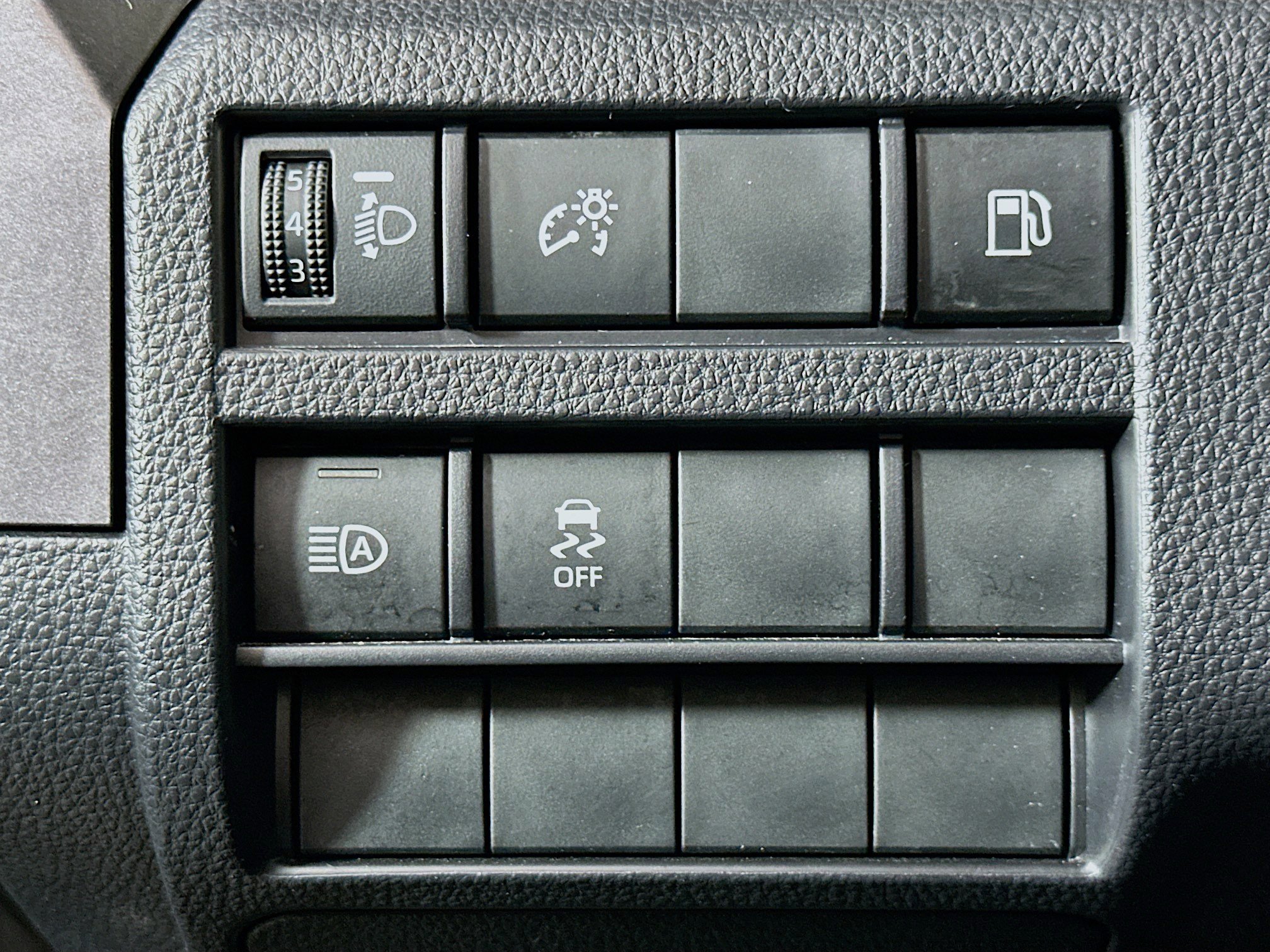 Used 2025 Toyota 4Runner SR5 image 17