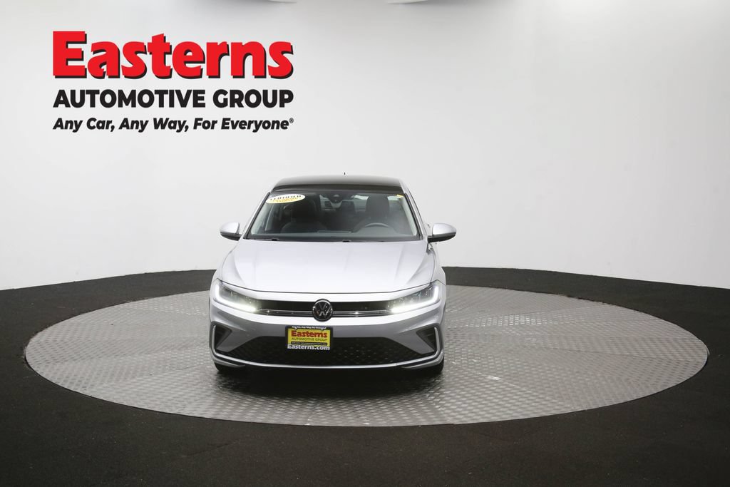 Used 2025 Volkswagen Jetta SE FWD image 51