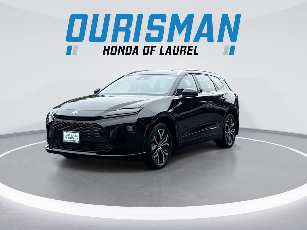 Used 2025 Toyota Crown Signia AWD/4WD image 4