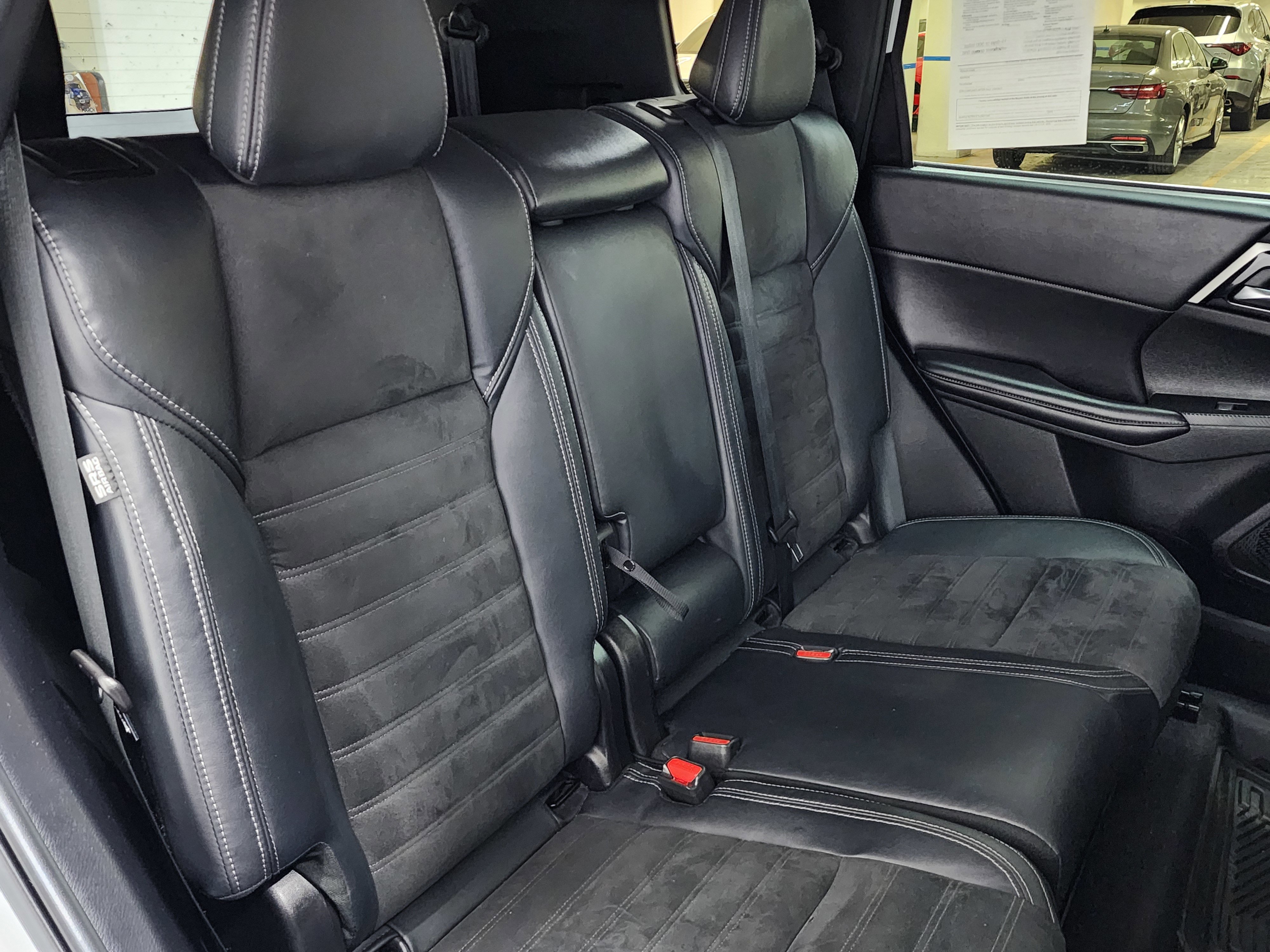 Used 2022 Mitsubishi Outlander SE image 22