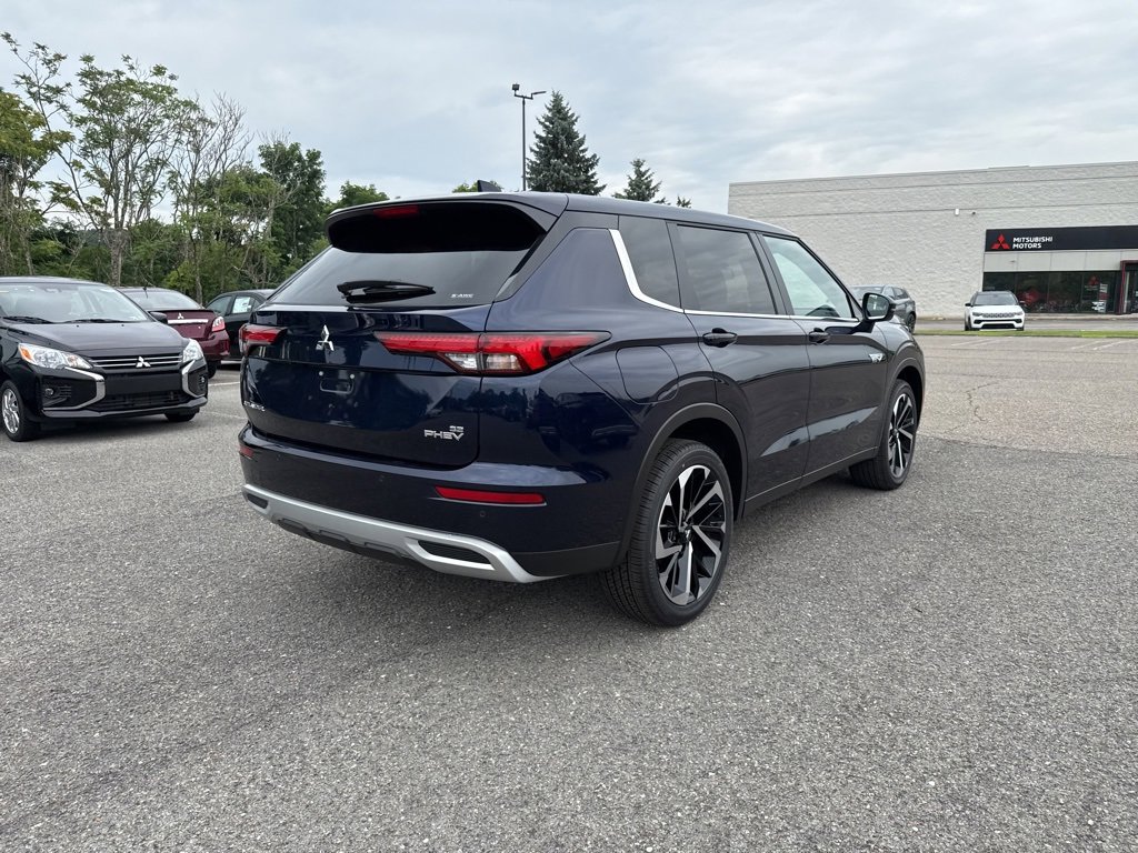 New 2025 Mitsubishi Outlander SE image 7