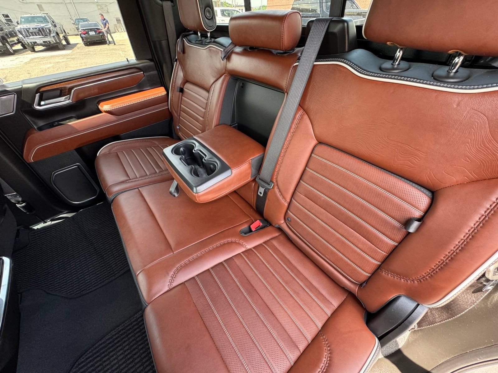 Used 2024 GMC Sierra 3500 Denali Ultimate AWD/4WD image 29