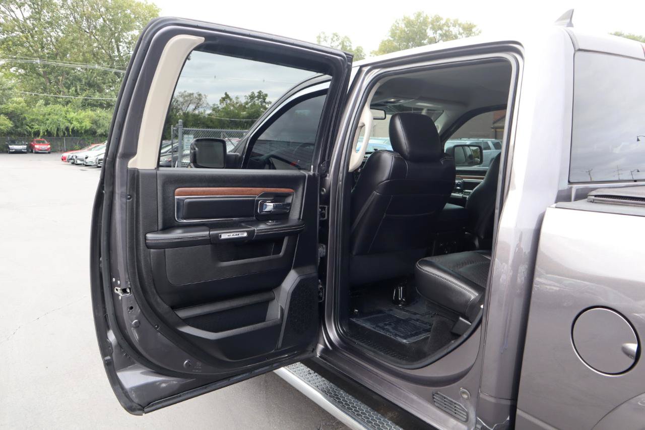 Used 2017 RAM 1500 Laramie w/ Convenience Group AWD/4WD image 16