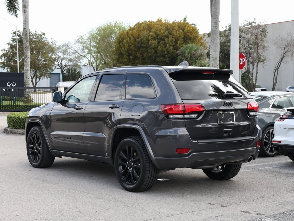 Used 2021 Jeep Grand Cherokee Laredo X image 4
