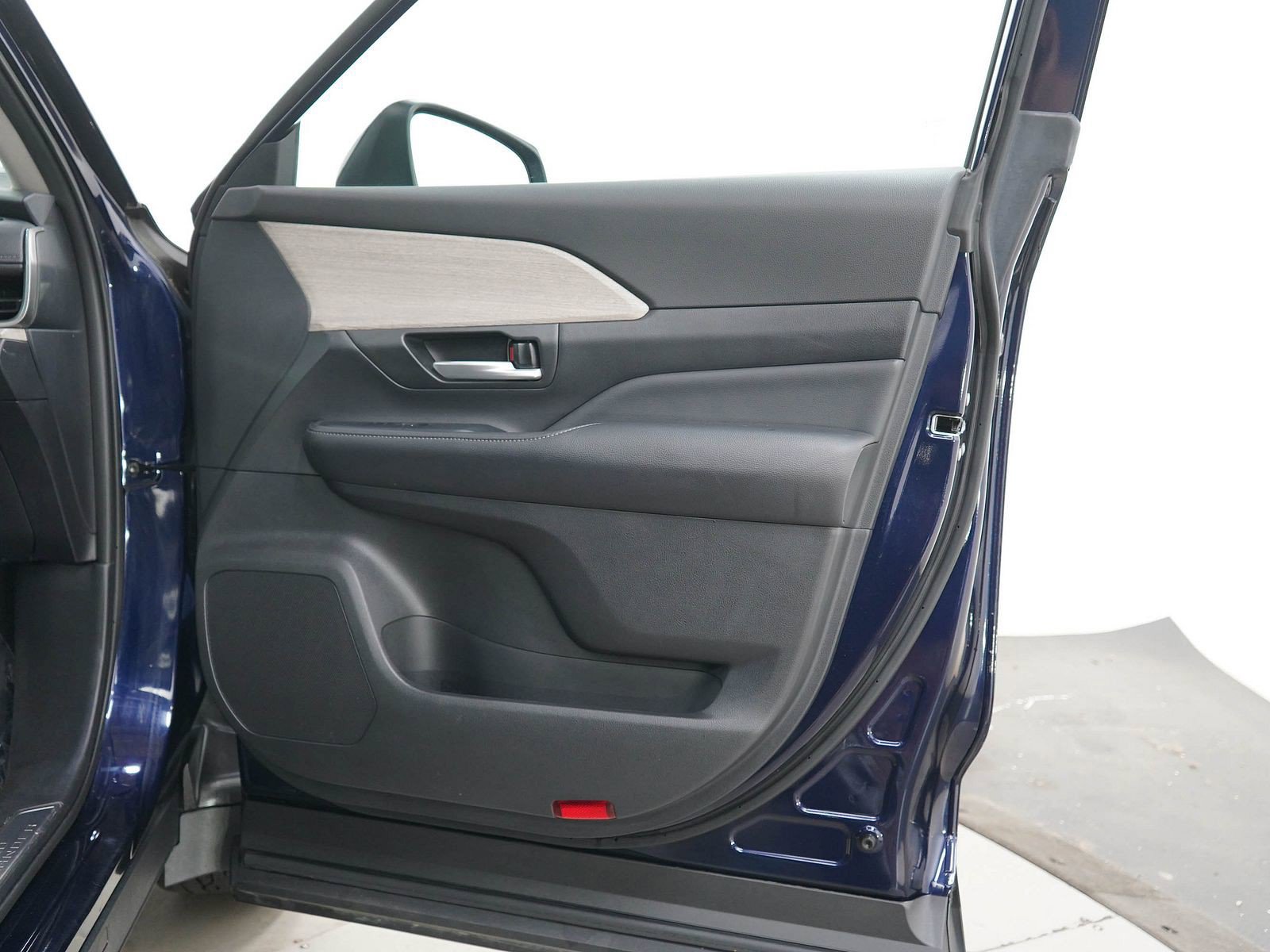 Used 2024 Toyota Grand Highlander AWD image 9