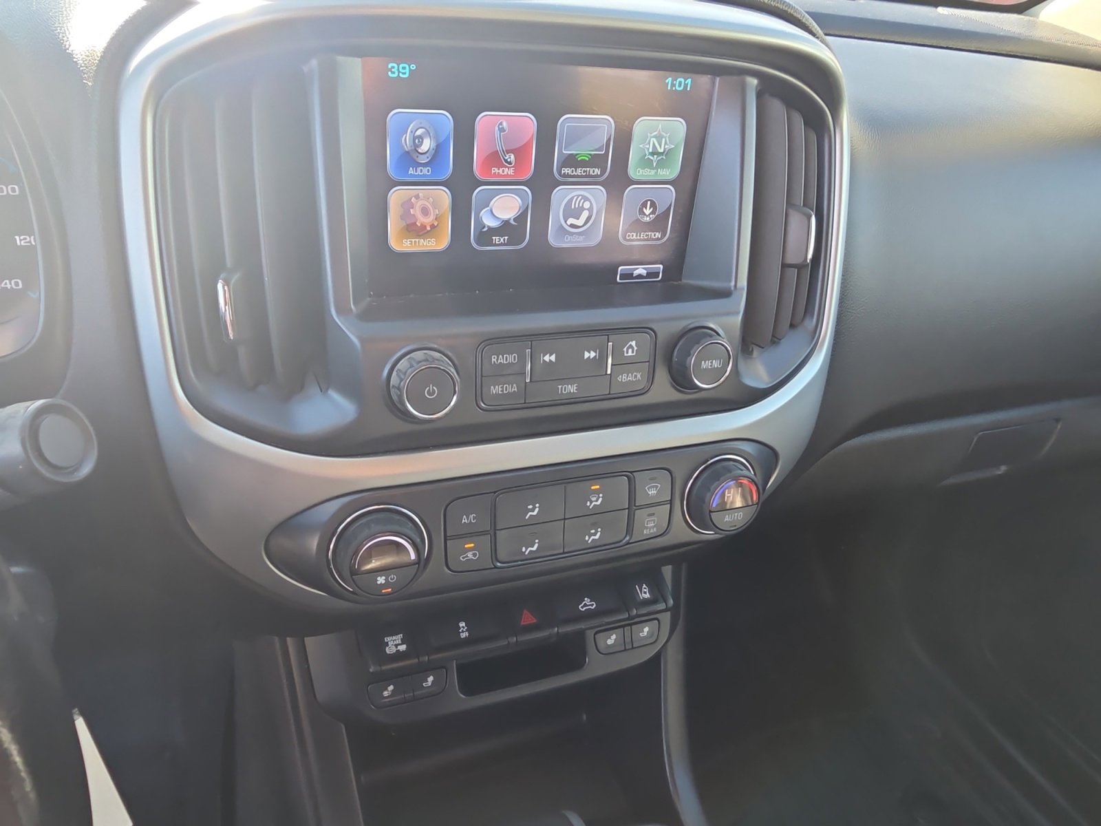 Used 2017 Chevrolet Colorado LT image 18