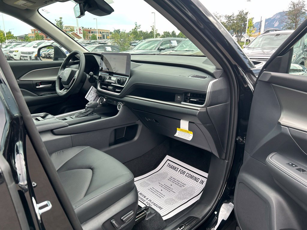 Used 2026 Toyota Grand Highlander FWD image 11