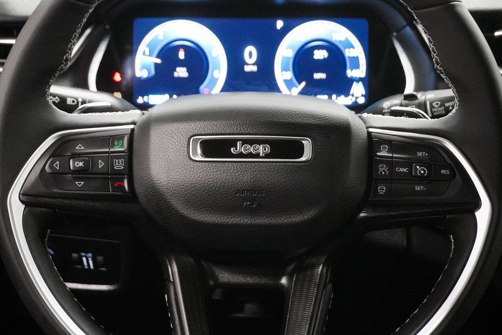 Used 2024 Jeep Grand Cherokee L Laredo image 22