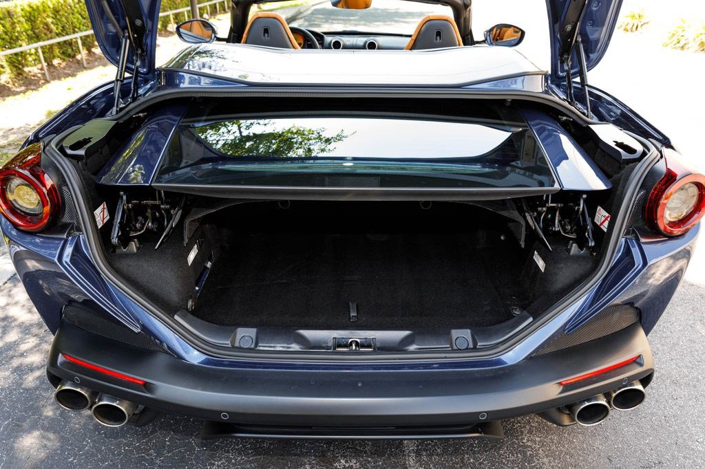 Used 2019 Ferrari Portofino RWD image 18