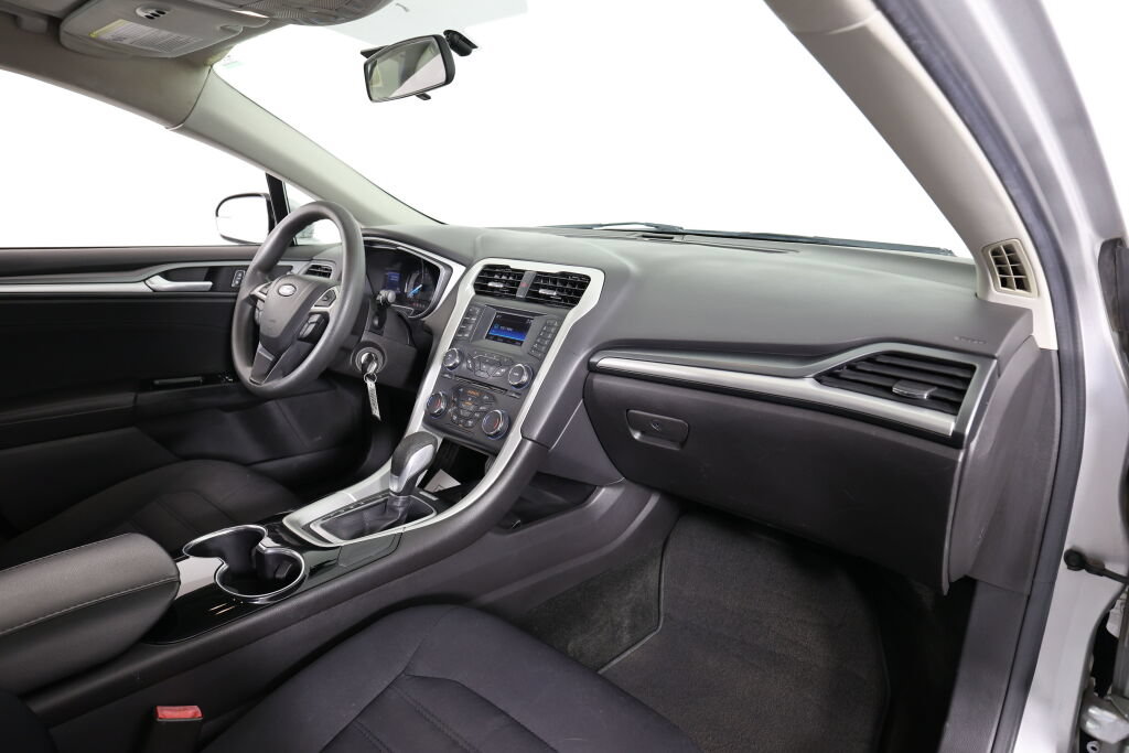 Used 2015 Ford Fusion SE FWD image 23