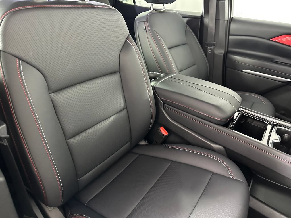 Used 2025 Chevrolet Traverse Z71 w/ Enhanced Driving Package AWD/4WD image 34